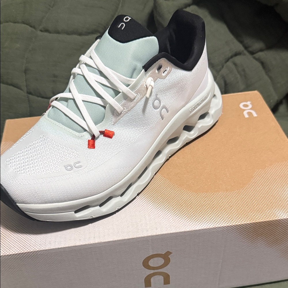 ON Women's White and Black Sneakers